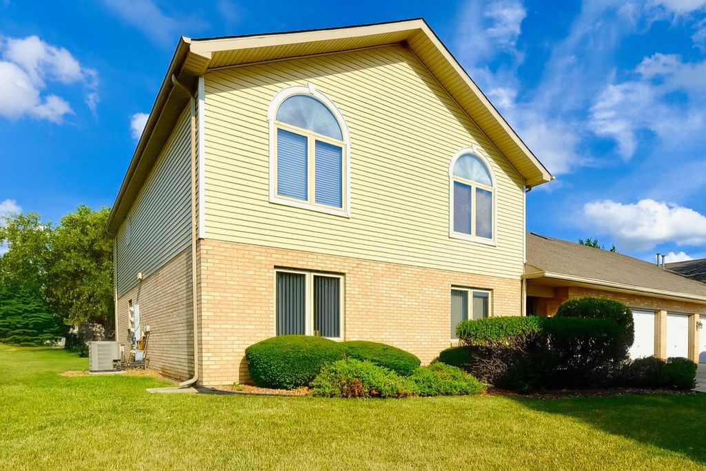174 Barbara Jean Lane 1, Joliet, IL 60436
