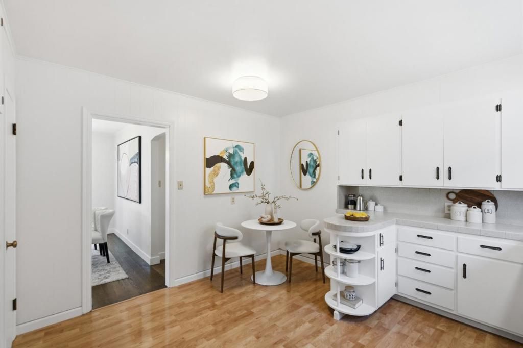 Image 12 of property listing at 2229 Howard Avenue, San Carlos, CA 94070