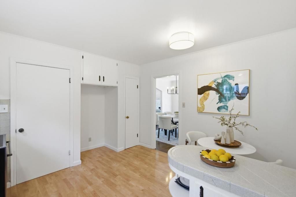 Image 13 of property listing at 2229 Howard Avenue, San Carlos, CA 94070