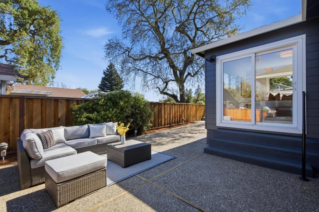 Image 18 of property listing at 2229 Howard Avenue, San Carlos, CA 94070