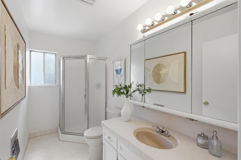 Image 19 of property listing at 2229 Howard Avenue, San Carlos, CA 94070
