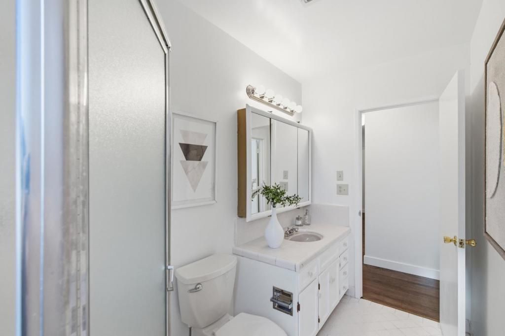 Image 20 of property listing at 2229 Howard Avenue, San Carlos, CA 94070