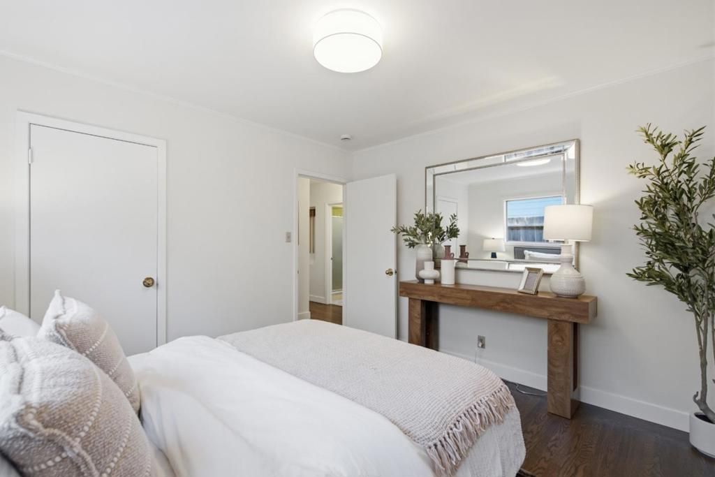 Image 23 of property listing at 2229 Howard Avenue, San Carlos, CA 94070