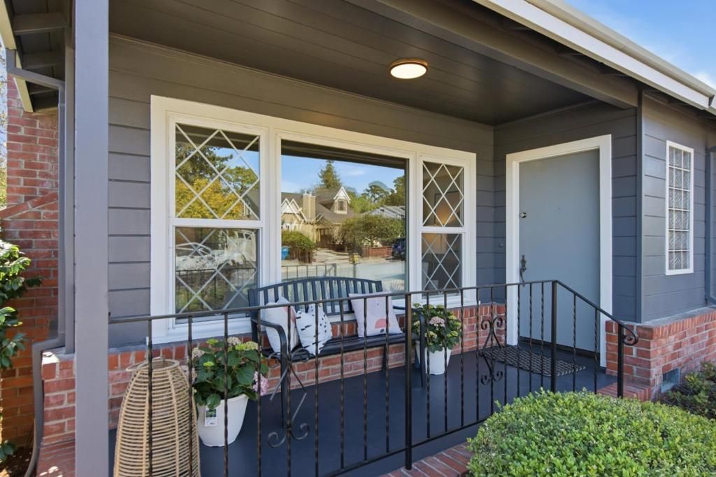 Image 3 of property listing at 2229 Howard Avenue, San Carlos, CA 94070