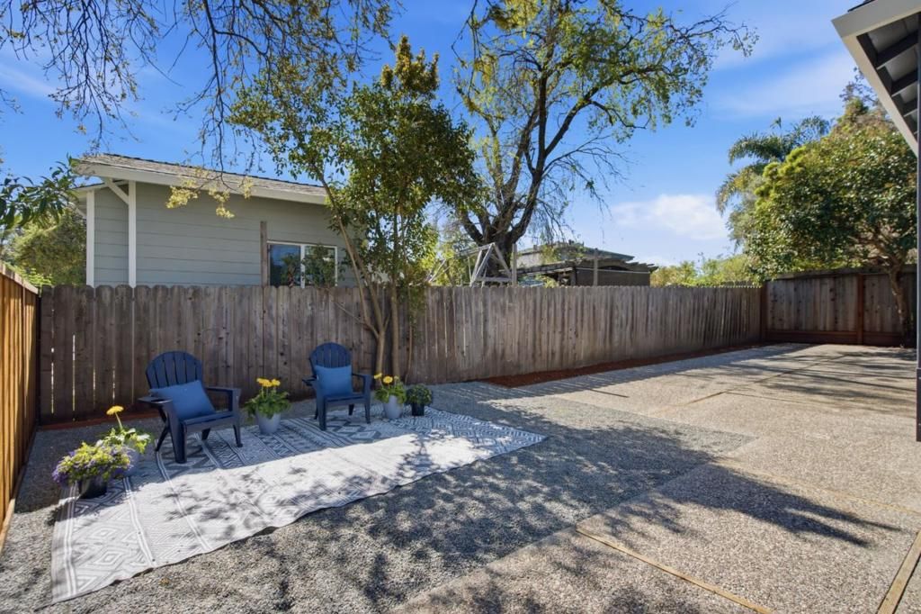 Image 33 of property listing at 2229 Howard Avenue, San Carlos, CA 94070