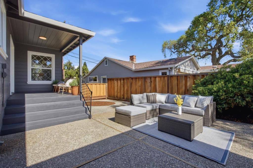 Image 7 of property listing at 2229 Howard Avenue, San Carlos, CA 94070