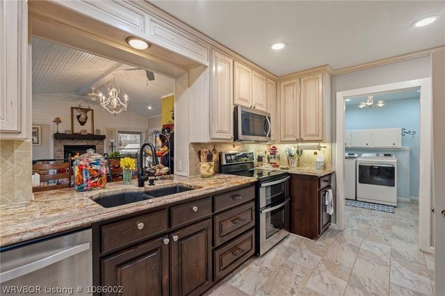 1808 S Hwy 96, Lavaca, AR 72941