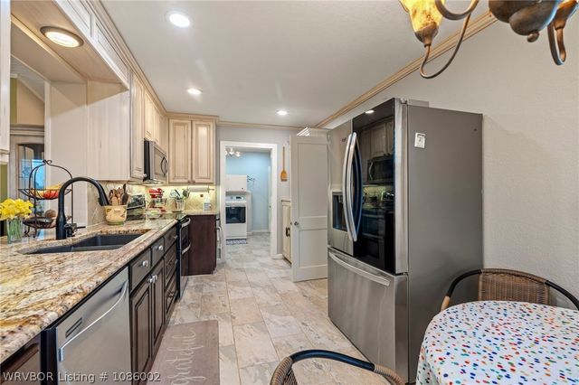 1808 S Hwy 96, Lavaca, AR 72941