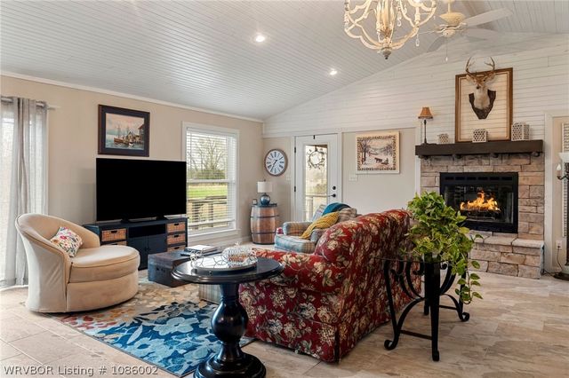 1808 S Hwy 96, Lavaca, AR 72941