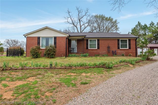 1808 S Hwy 96, Lavaca, AR 72941