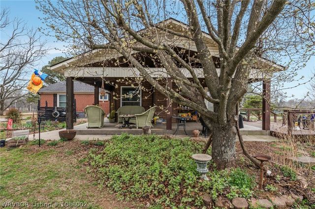 1808 S Hwy 96, Lavaca, AR 72941