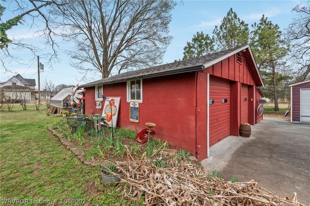 1808 S Hwy 96, Lavaca, AR 72941