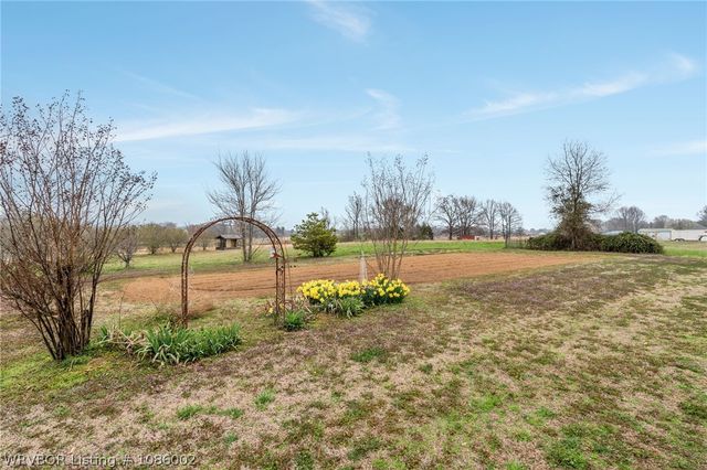 1808 S Hwy 96, Lavaca, AR 72941