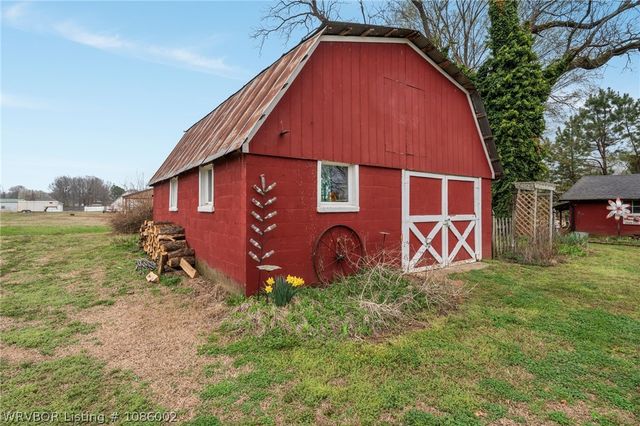 1808 S Hwy 96, Lavaca, AR 72941