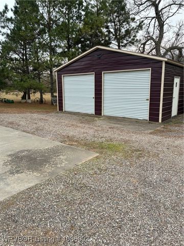 1808 S Hwy 96, Lavaca, AR 72941
