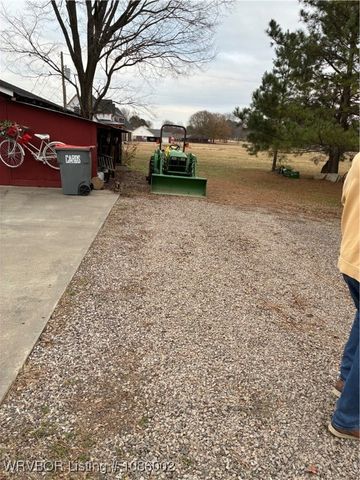 1808 S Hwy 96, Lavaca, AR 72941