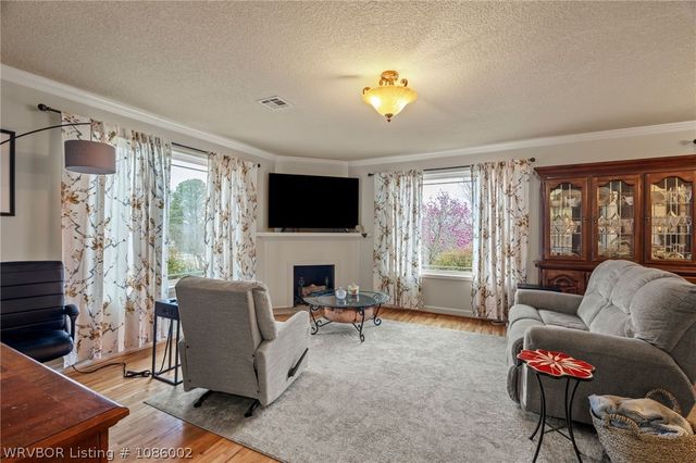 1808 S Hwy 96, Lavaca, AR 72941