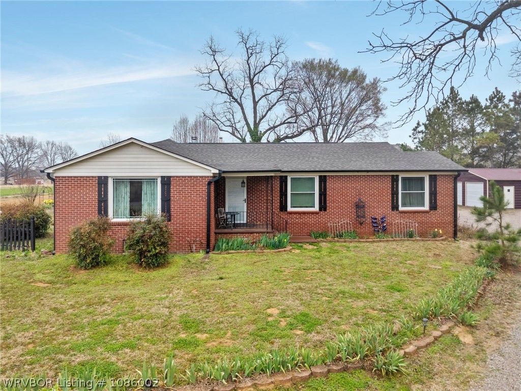 1808 S Hwy 96, Lavaca, AR 72941