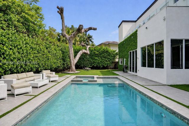 19914 NE 19th Court, Miami, FL 33179