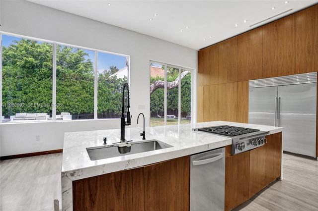 19914 NE 19th Court, Miami, FL 33179