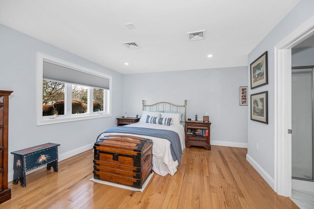 4 Heather Court, Nashua, NH 03062