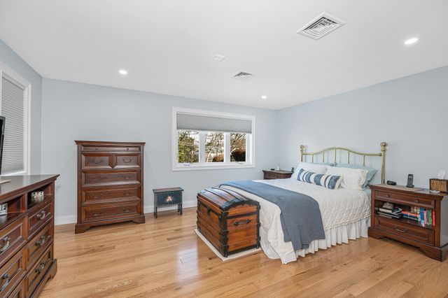 4 Heather Court, Nashua, NH 03062