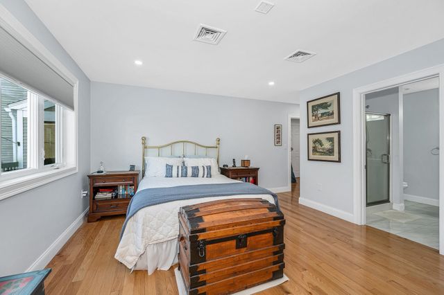 4 Heather Court, Nashua, NH 03062