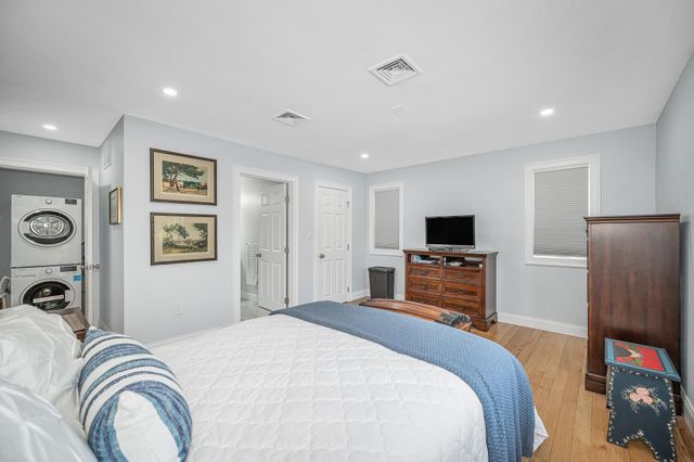 4 Heather Court, Nashua, NH 03062