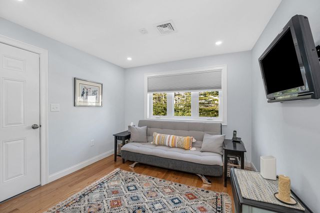 4 Heather Court, Nashua, NH 03062