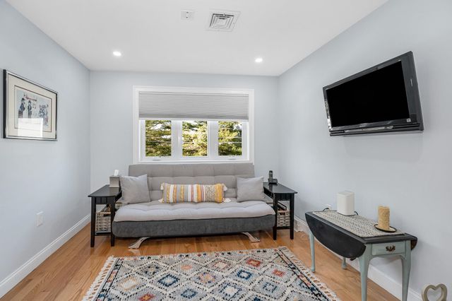 4 Heather Court, Nashua, NH 03062