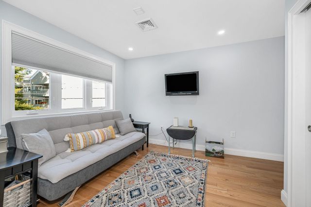 4 Heather Court, Nashua, NH 03062