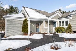 4 Heather Court, Nashua, NH 03062
