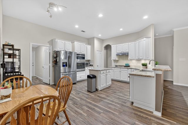 2302 Chambray Drive, Corinth, TX 76210