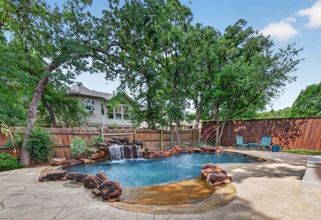 2302 Chambray Drive, Corinth, TX 76210