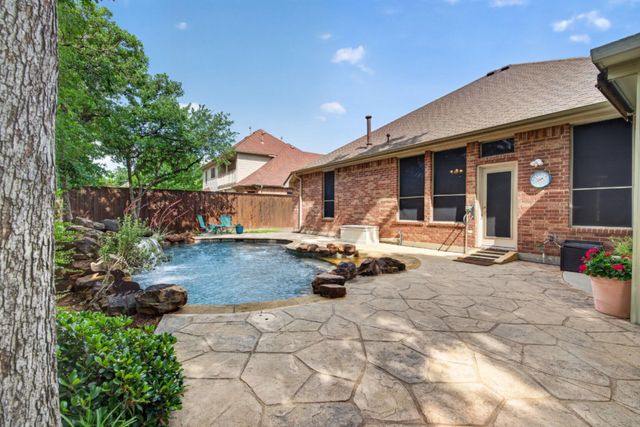 2302 Chambray Drive, Corinth, TX 76210