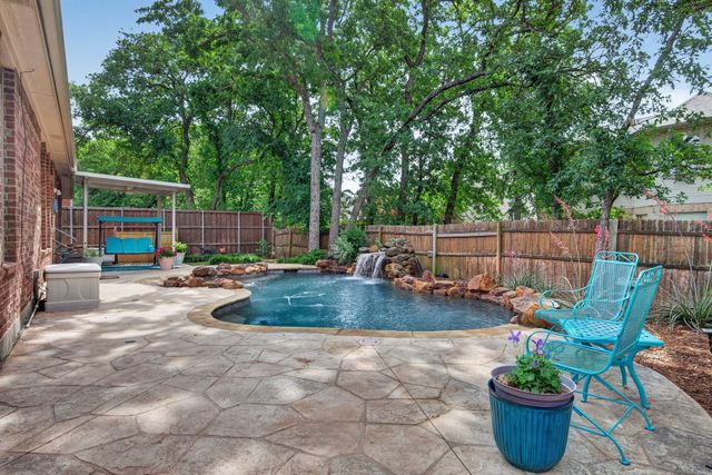 2302 Chambray Drive, Corinth, TX 76210