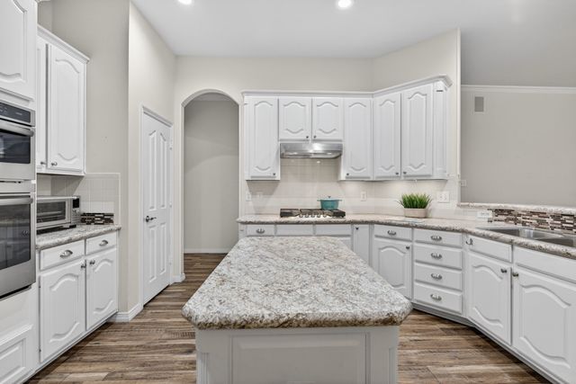 2302 Chambray Drive, Corinth, TX 76210