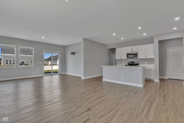 76 Fernleaf Drive, Whiteland, IN 46184