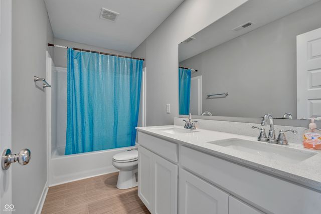 76 Fernleaf Drive, Whiteland, IN 46184