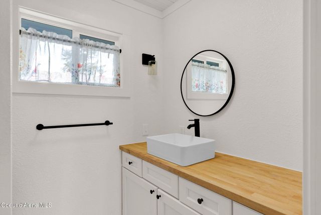 32489 N 7th AVE, Spirit Lake, ID 83869