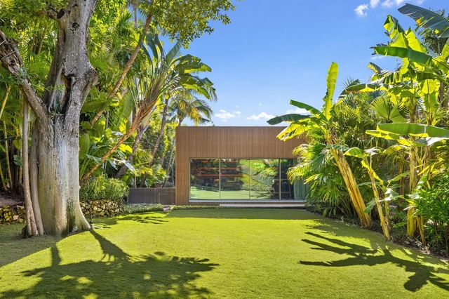 195 Via Marina, Palm Beach, FL 33480