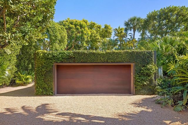 195 Via Marina, Palm Beach, FL 33480