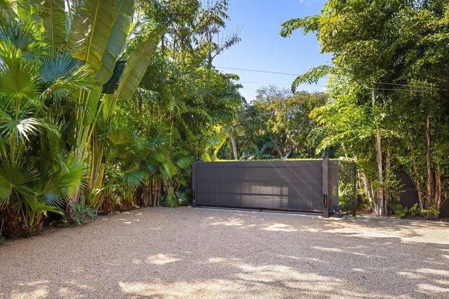195 Via Marina, Palm Beach, FL 33480