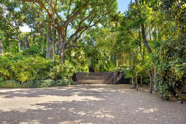 195 Via Marina, Palm Beach, FL 33480