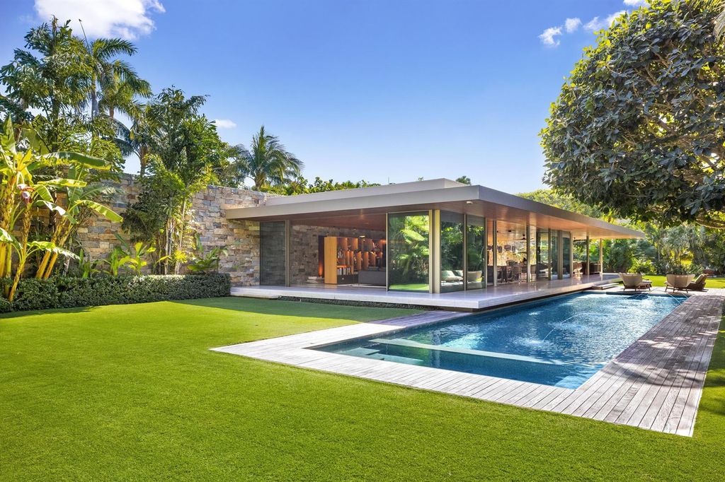 195 Via Marina, Palm Beach, FL 33480