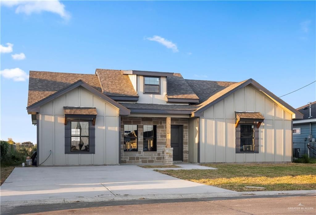 2298 Via Roma Road, Weslaco, TX 78596