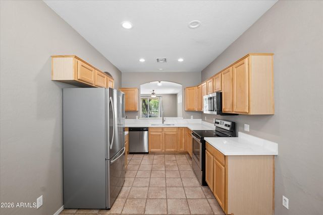 2519 E FREMONT Road, Phoenix, AZ 85042