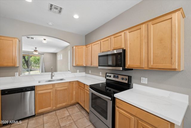 2519 E FREMONT Road, Phoenix, AZ 85042
