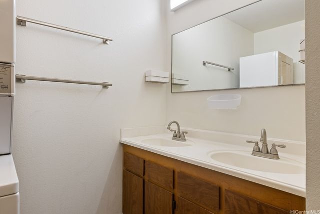 98-660 Moanalua Loop 276, Aiea, HI 96701