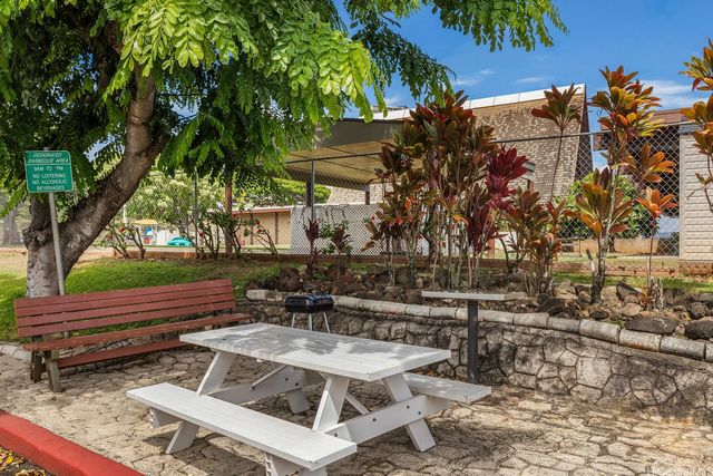98-660 Moanalua Loop 276, Aiea, HI 96701